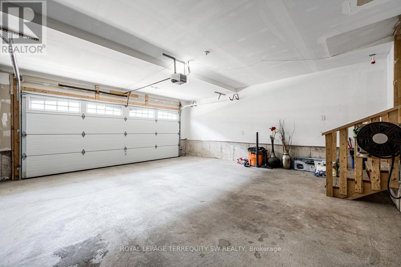 248 Ellen Davidson Drive, Oakville, Ontario L6M 0V2 - Photo 14 - W13673164