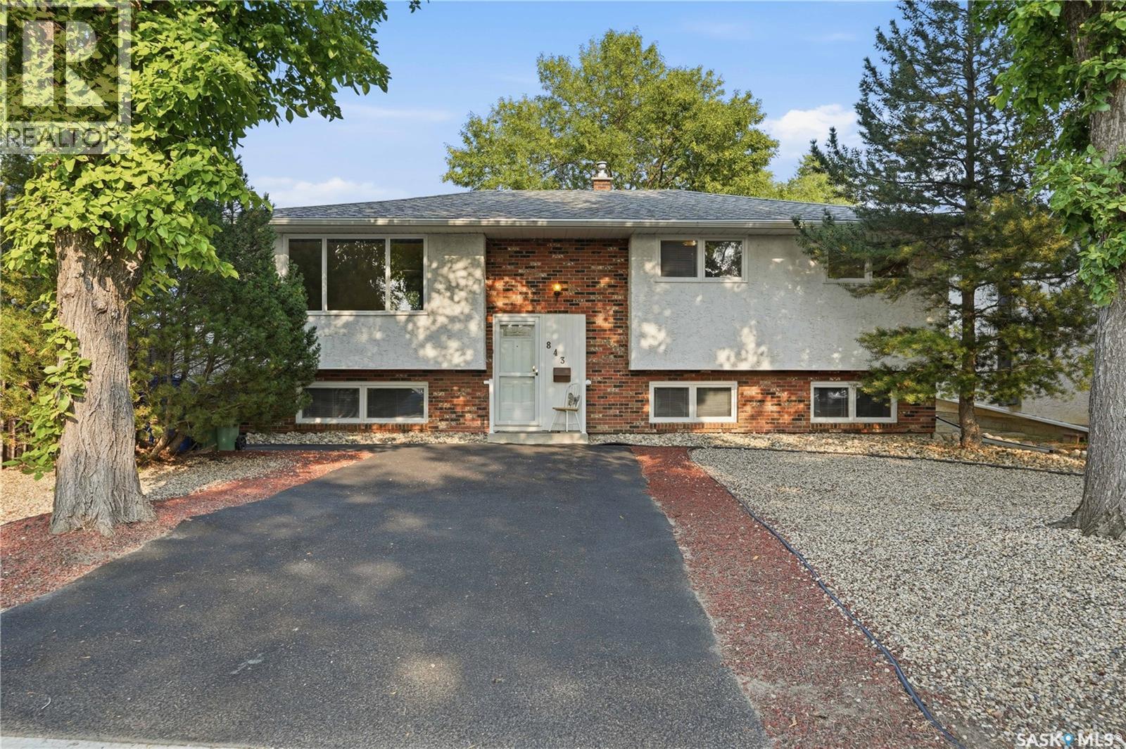 843 N Mcintosh Street, Regina, Saskatchewan  S4R 6H1 - Photo 2 - SK045455