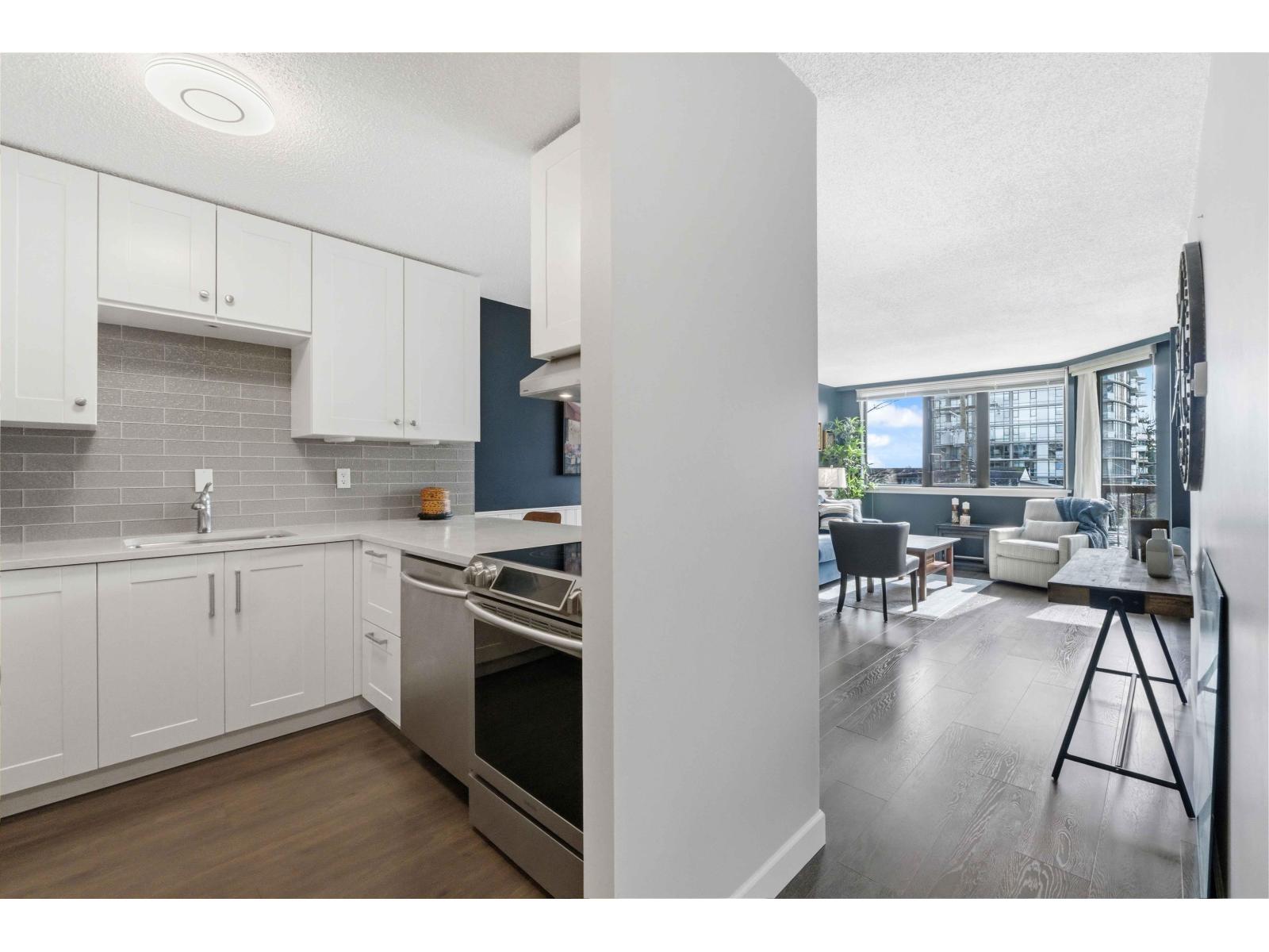 305 1521 George Street, White Rock, British Columbia  V4B 4A4 - Photo 3 - R3155691