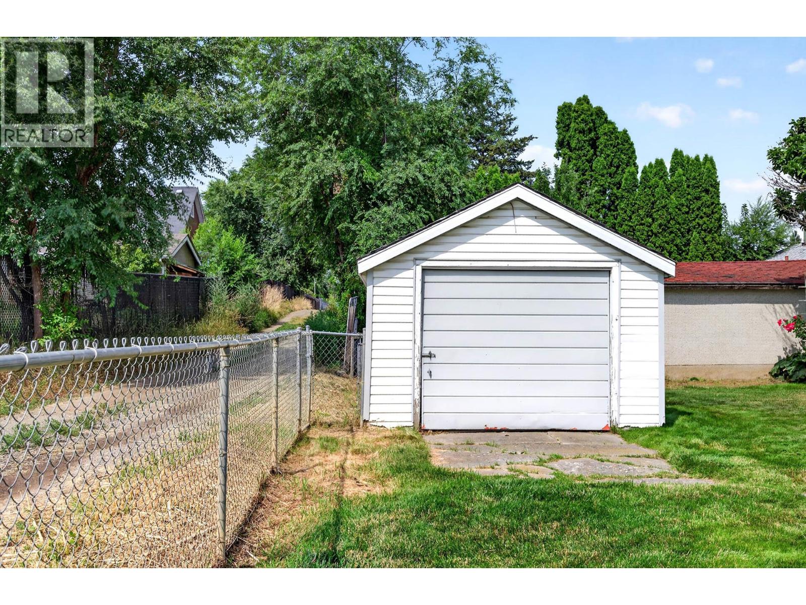 254 Juniper Avenue, Kamloops, British Columbia  V2B 1H7 - Photo 43 - 10395028
