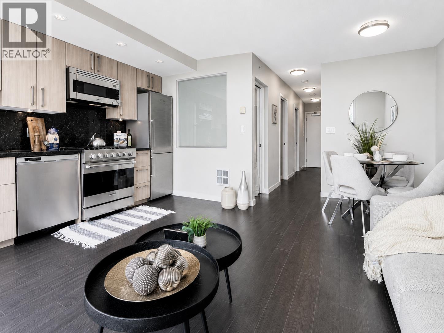 809 168 W 1ST AVENUE, Vancouver, British Columbia