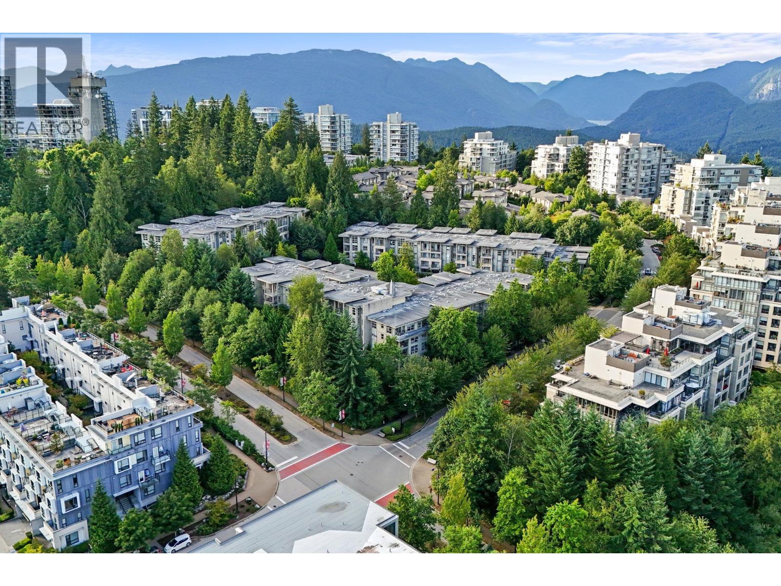 214 9339 University Crescent, Burnaby, British Columbia  V3E 3N2 - Photo 2 - R3155663