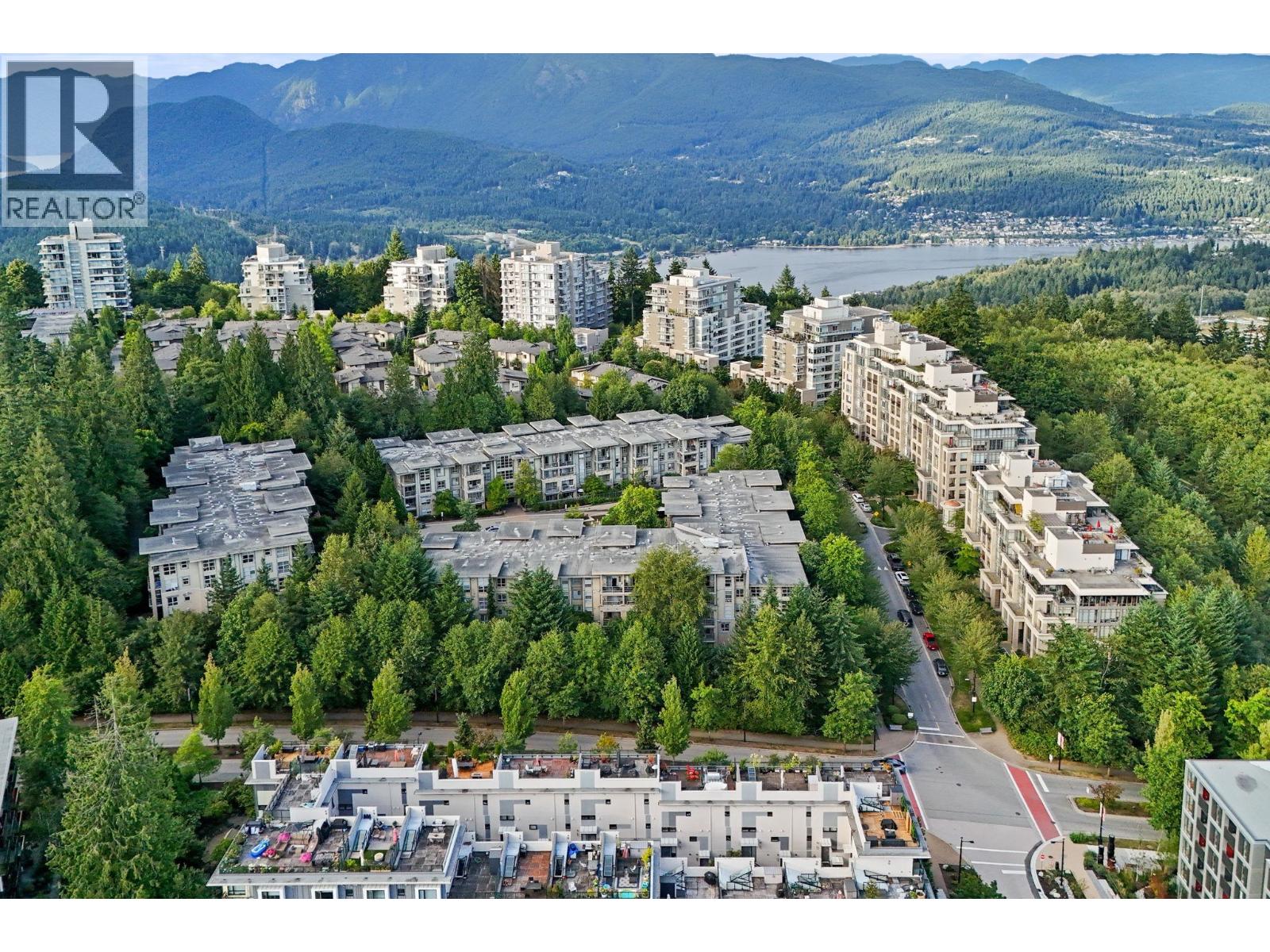 214 9339 University Crescent, Burnaby, British Columbia  V3E 3N2 - Photo 3 - R3155663
