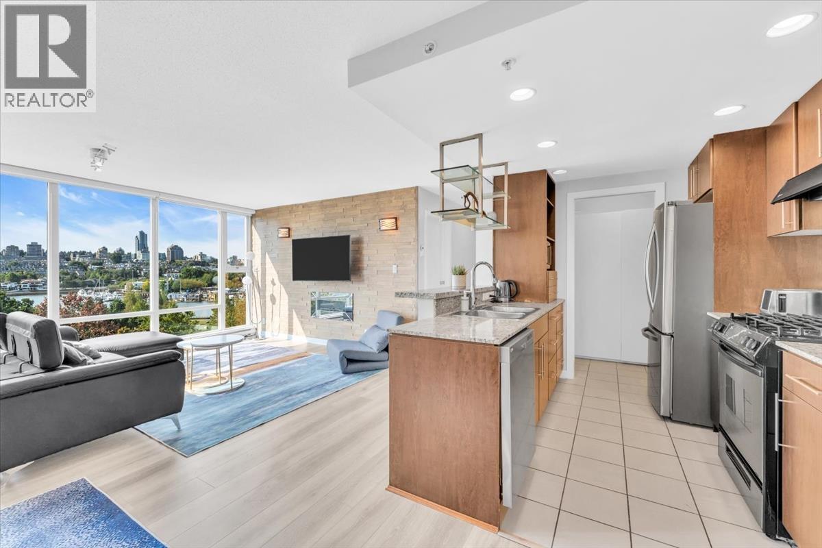 705 583 Beach Crescent, Vancouver, British Columbia  V6Z 3E6 - Photo 2 - R3155678