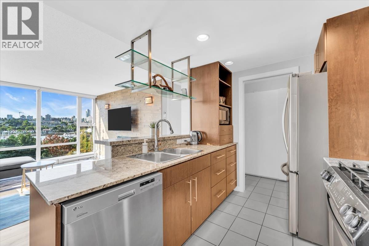 705 583 Beach Crescent, Vancouver, British Columbia  V6Z 3E6 - Photo 5 - R3155678