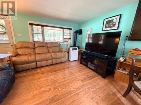 341 Saint Jean Street, Orillia, Ontario  L3V 4L6 - Photo 4 - S13673878