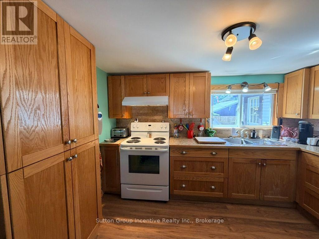 341 Saint Jean Street, Orillia, Ontario  L3V 4L6 - Photo 5 - S13673878