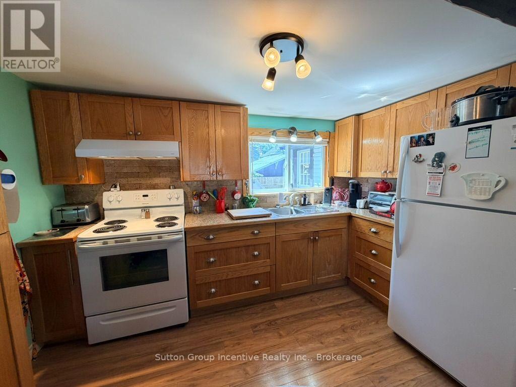 341 Saint Jean Street, Orillia, Ontario  L3V 4L6 - Photo 6 - S13673878