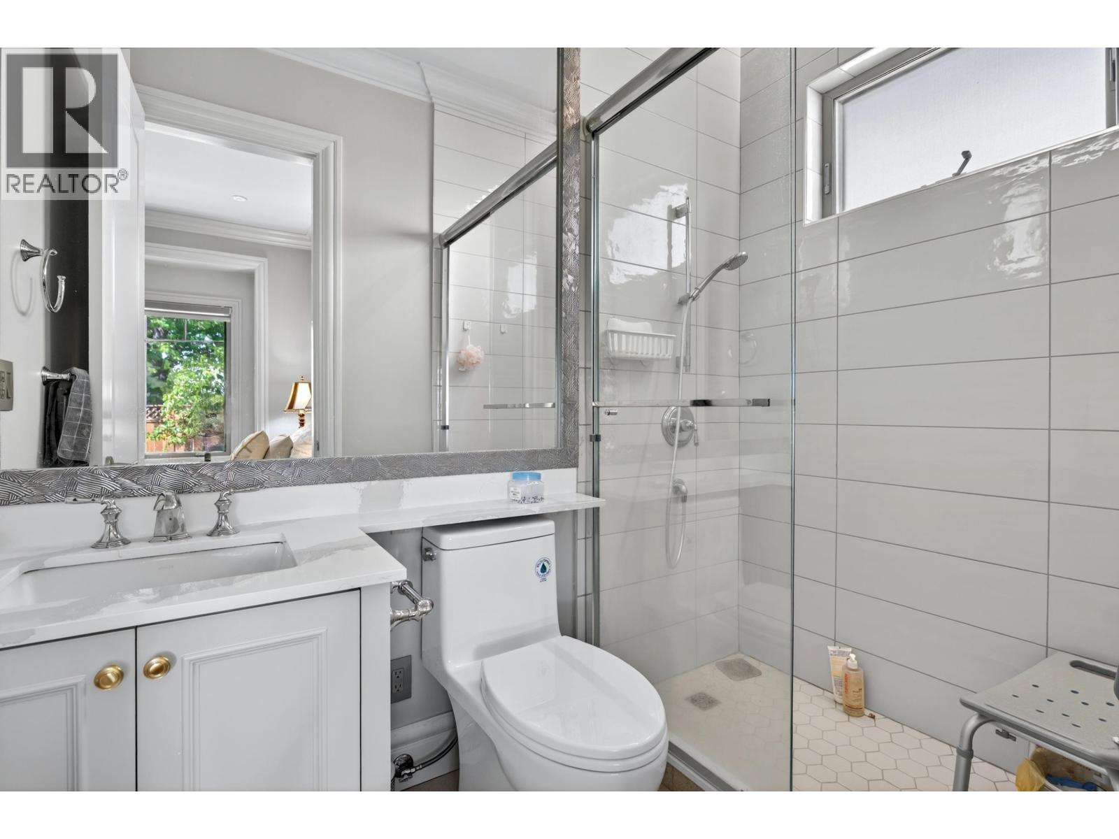 8520 Elsmore Road, Richmond, British Columbia V7C 2A1 - Photo 24 - R3155689