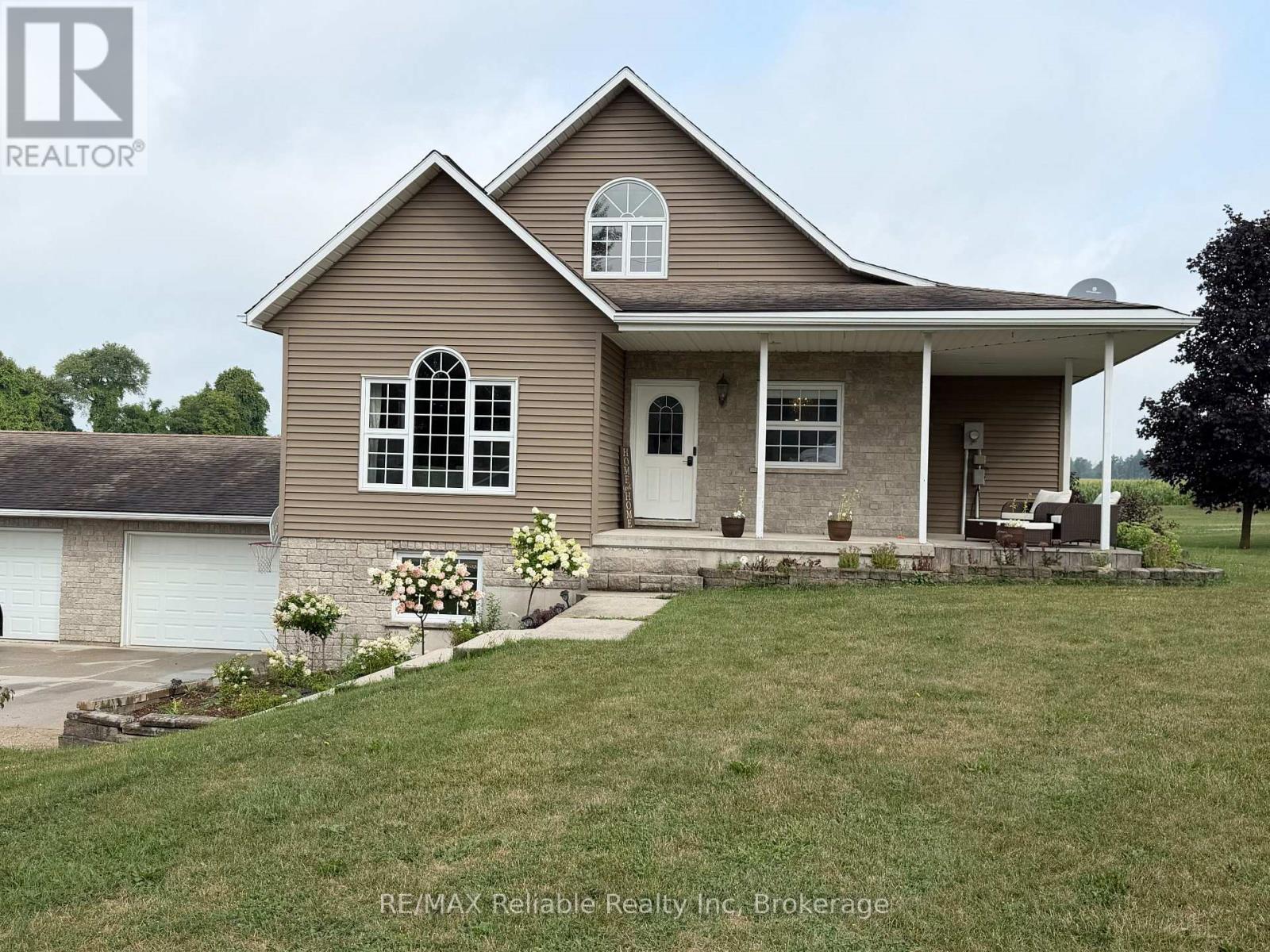 69 Queen Street, Morris Turnberry, Ontario  N0G 1G0 - Photo 2 - X13060378