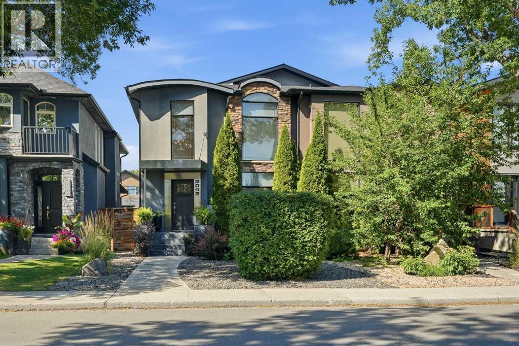 2042 49 Avenue Sw, Calgary, Alberta  T2T 2V4 - Photo 1 - A2336546