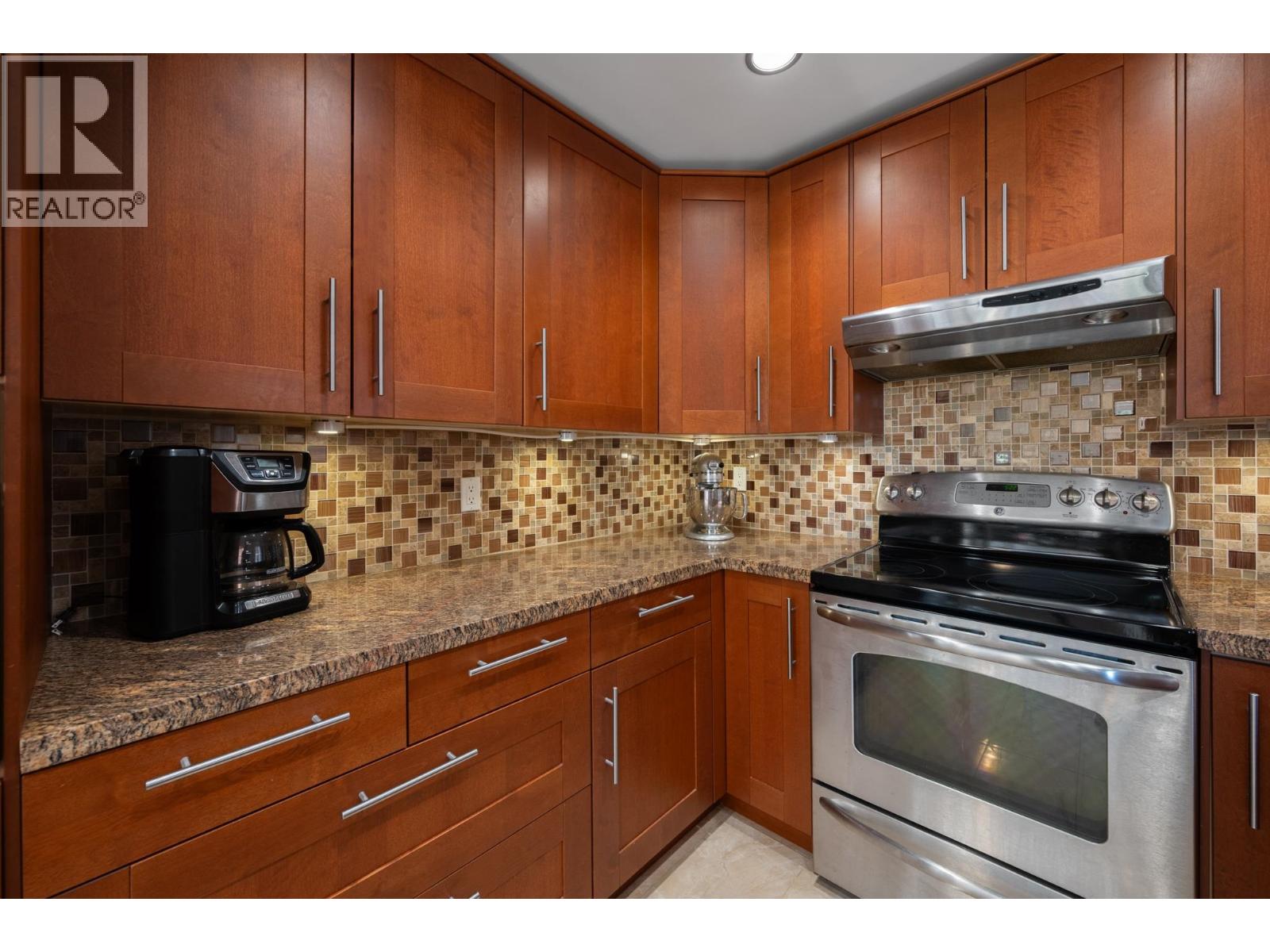 302 12 Laguna Court, New Westminster, British Columbia V3M 6W4 - Photo 12 - R3154695