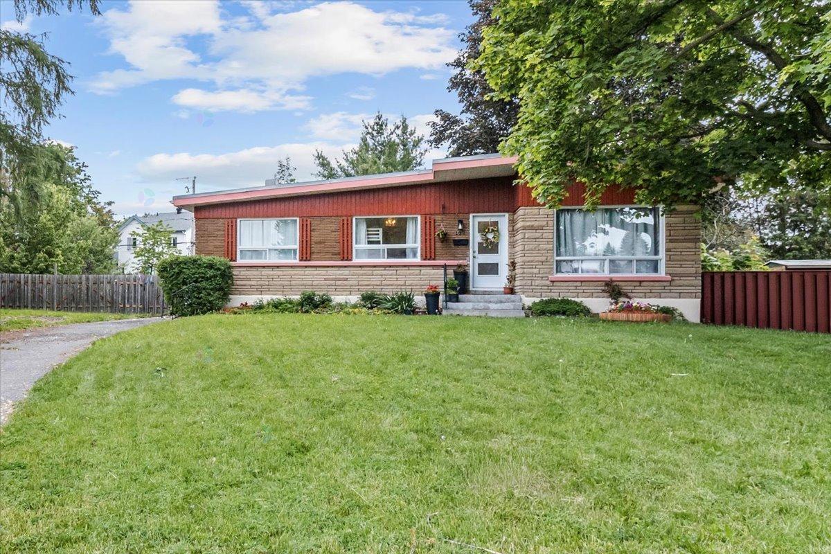 132 Rue St-Georges Châteauguay Quebec Canada J6K2S6 1