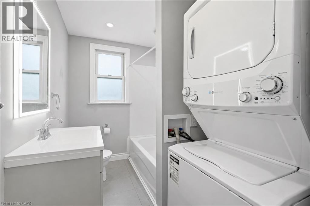 35 Centennial Parkway S, Hamilton, Ontario  L8G 2C1 - Photo 19 - 40855484