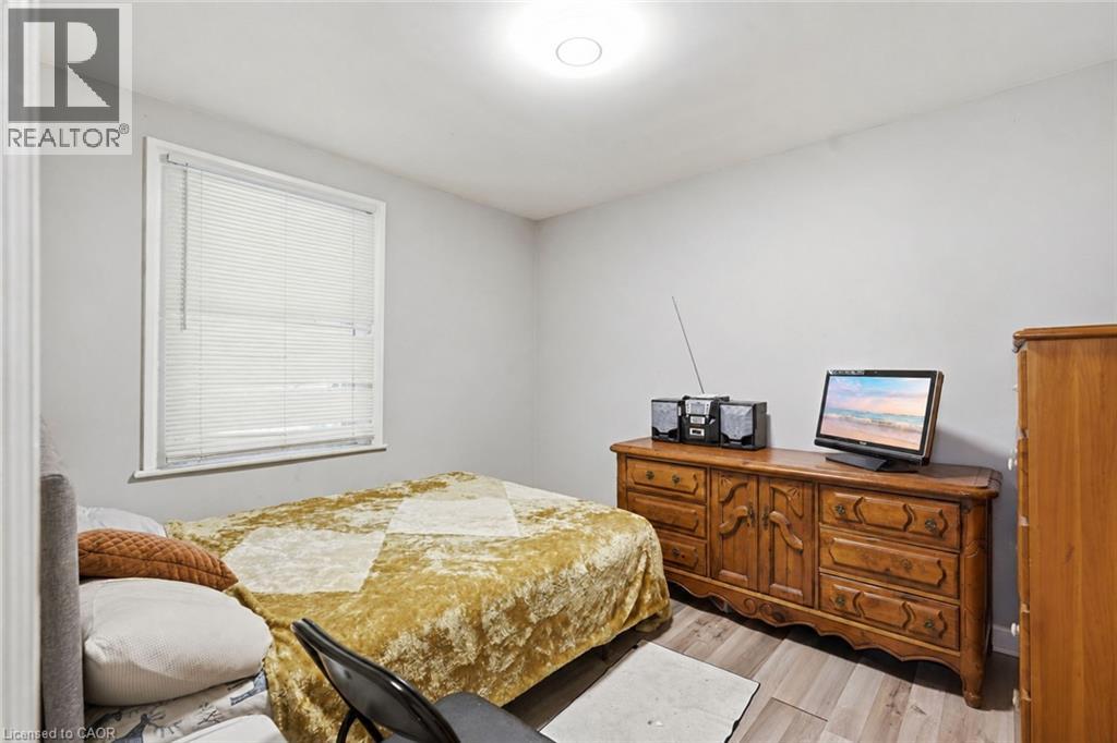 35 Centennial Parkway S, Hamilton, Ontario  L8G 2C1 - Photo 21 - 40855484