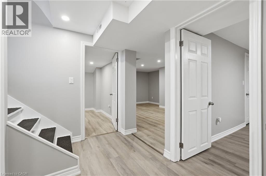 35 Centennial Parkway S, Hamilton, Ontario  L8G 2C1 - Photo 37 - 40855484