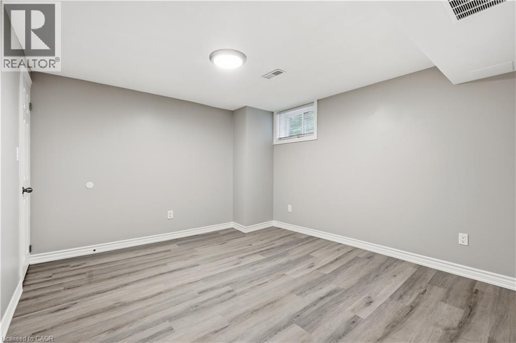 35 Centennial Parkway S, Hamilton, Ontario  L8G 2C1 - Photo 38 - 40855484