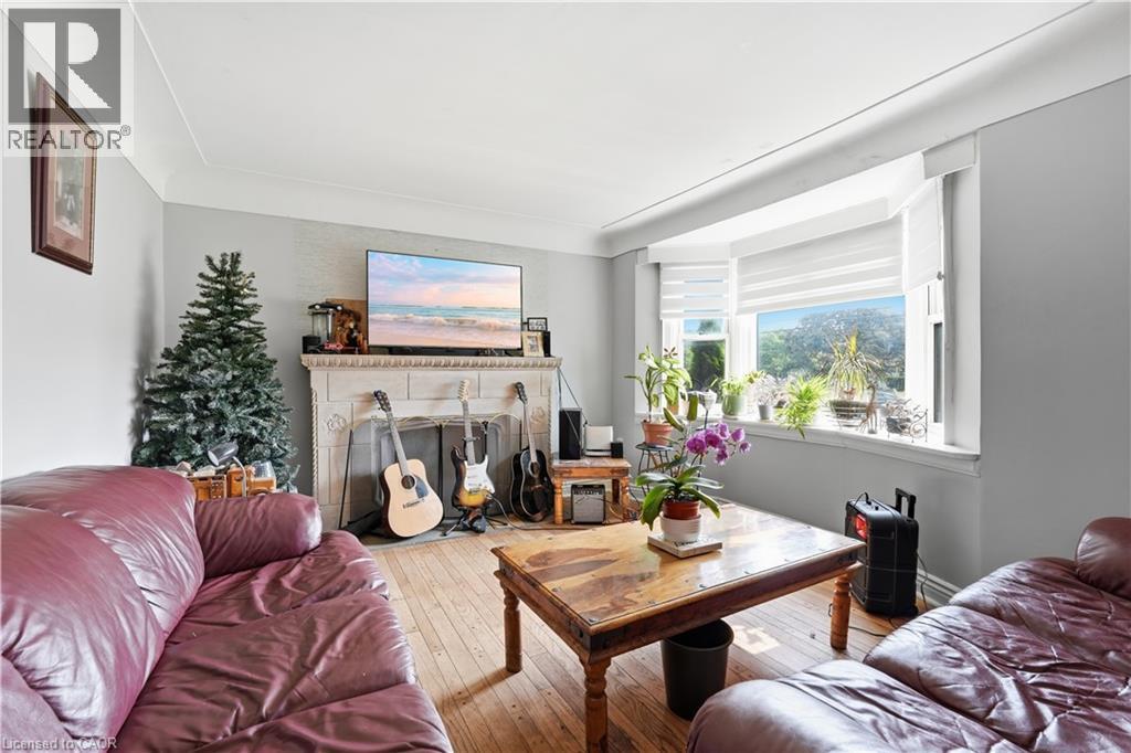 35 Centennial Parkway S, Hamilton, Ontario  L8G 2C1 - Photo 9 - 40855484