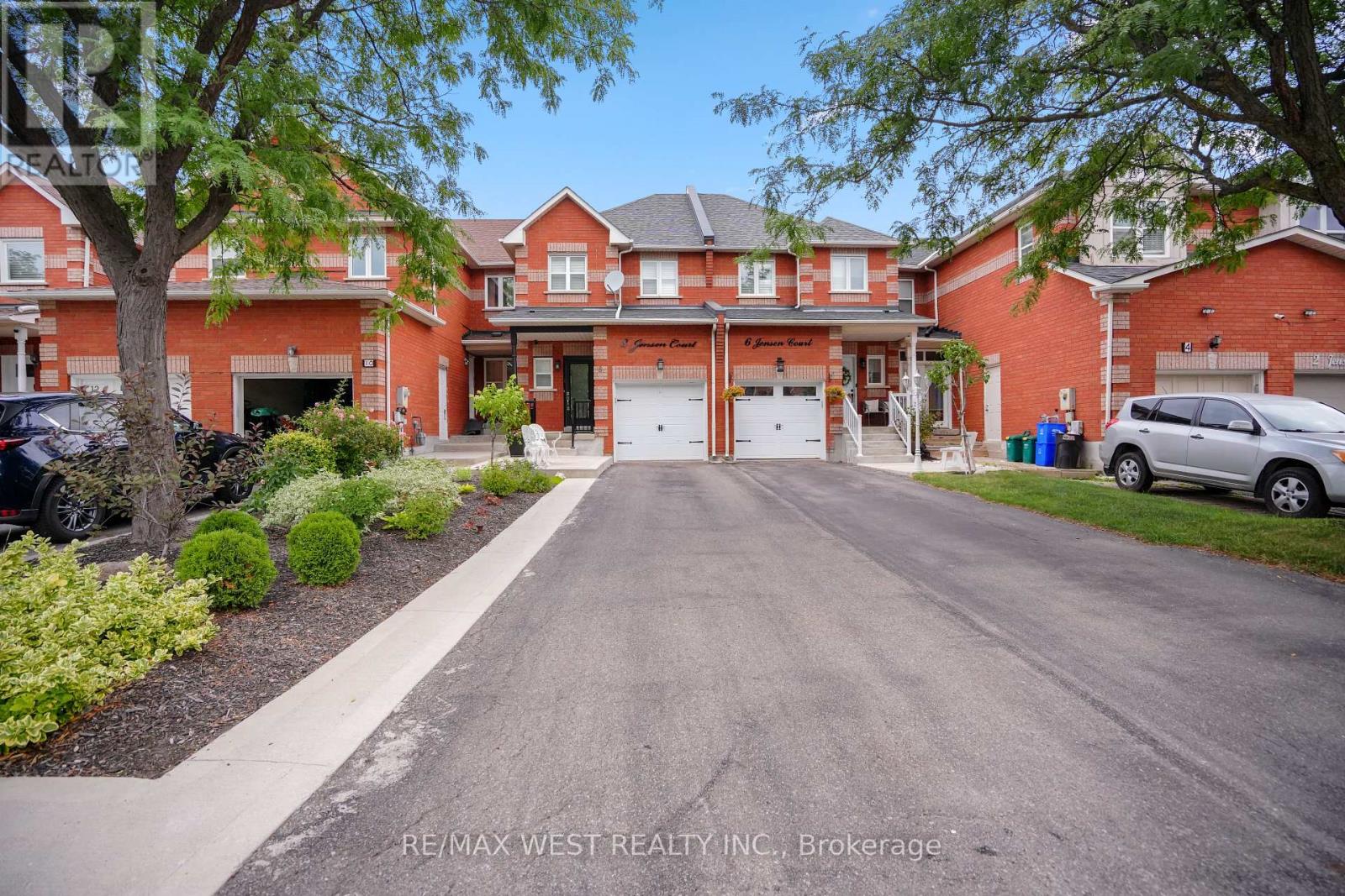 8 JENSEN COURT, Vaughan, Ontario