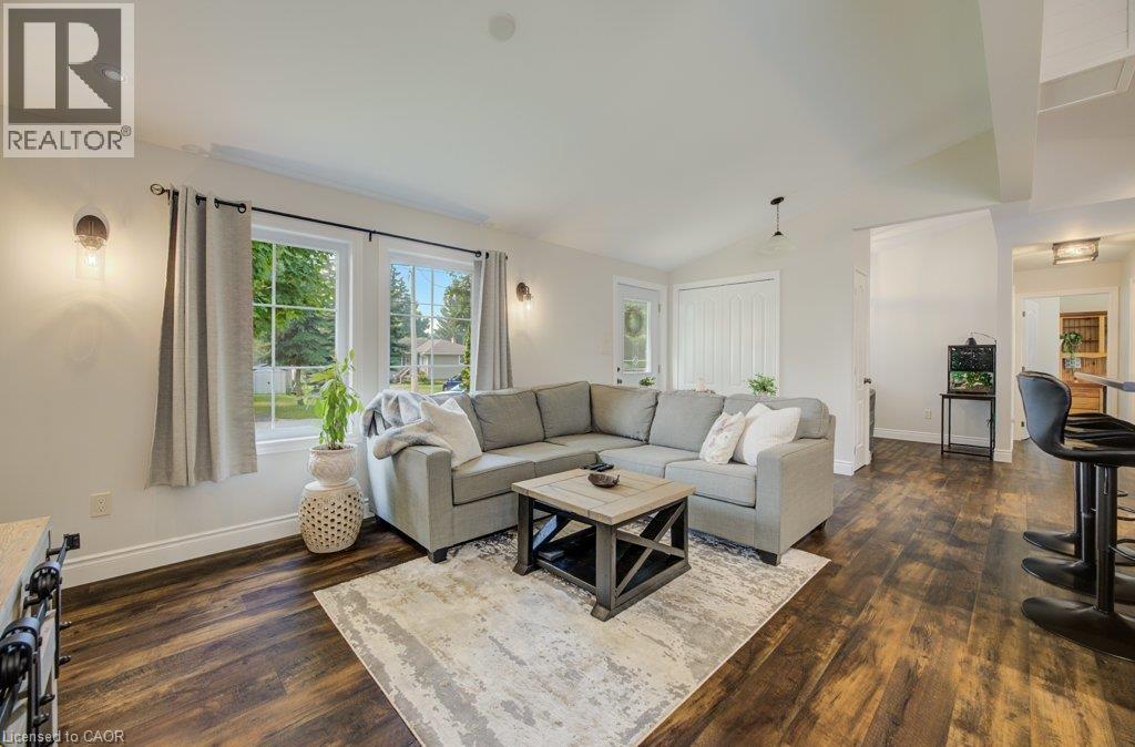 1077 Queen Street, Howick, Ontario  N0G 2X0 - Photo 4 - 40850862