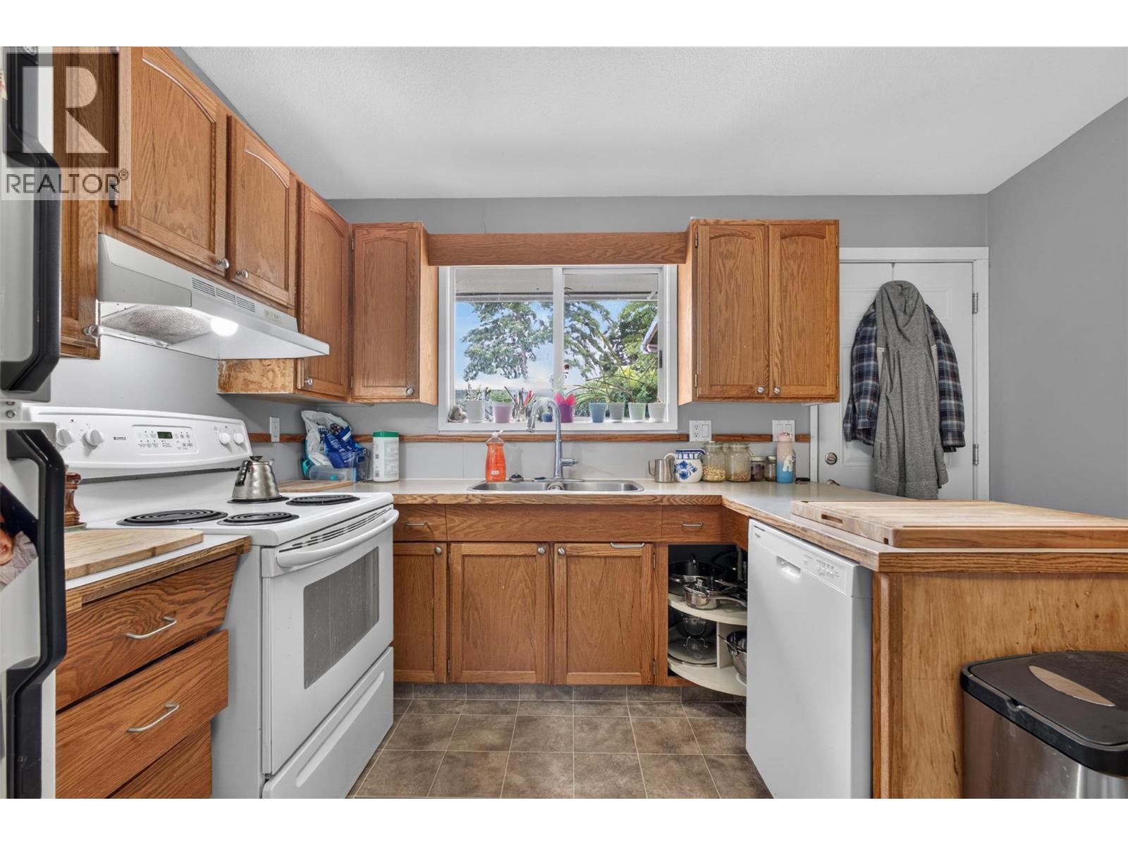 1480 Leaside Avenue, Kelowna, British Columbia  V1Y 3X5 - Photo 9 - 10390658