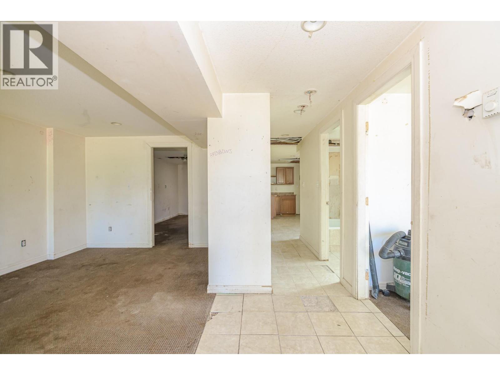 630 5 Street SE, Salmon Arm, British Columbia  V1E 4G2 - Photo 15 - 10393351