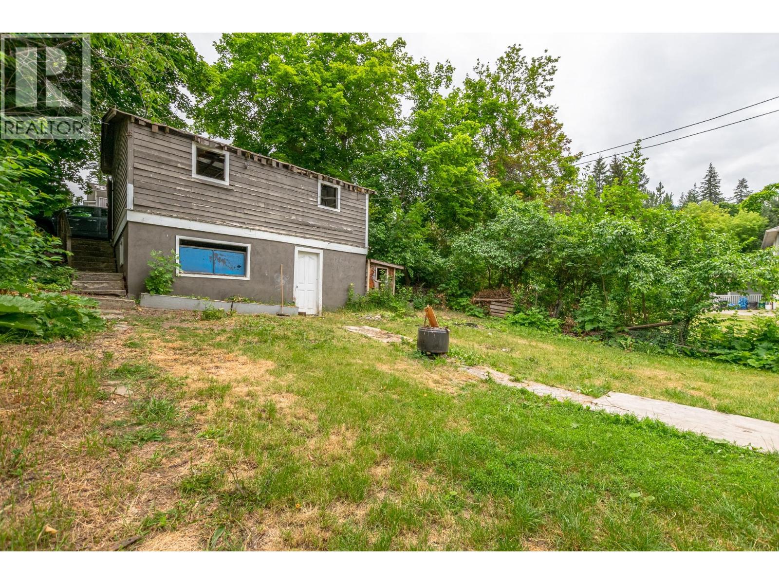 630 5 Street SE, Salmon Arm, British Columbia  V1E 4G2 - Photo 30 - 10393351