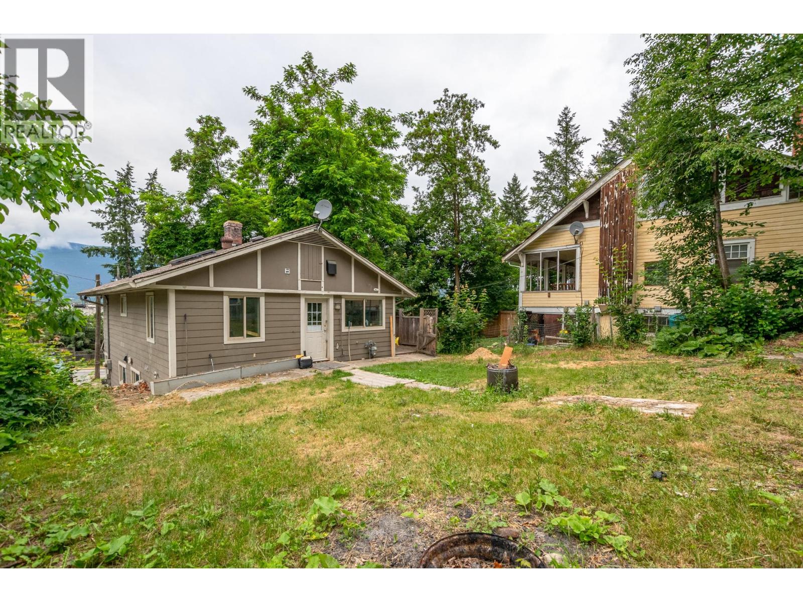 630 5 Street SE, Salmon Arm, British Columbia  V1E 4G2 - Photo 35 - 10393351