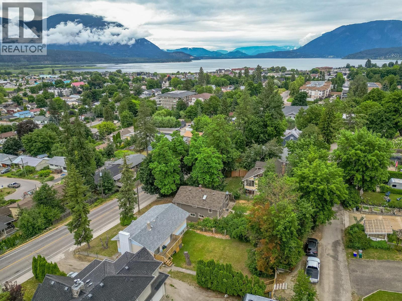 630 5 Street SE, Salmon Arm, British Columbia  V1E 4G2 - Photo 40 - 10393351