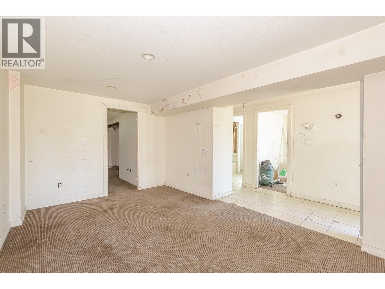 630 5 Street SE, Salmon Arm, British Columbia  V1E 4G2 - Photo 20 - 10393351