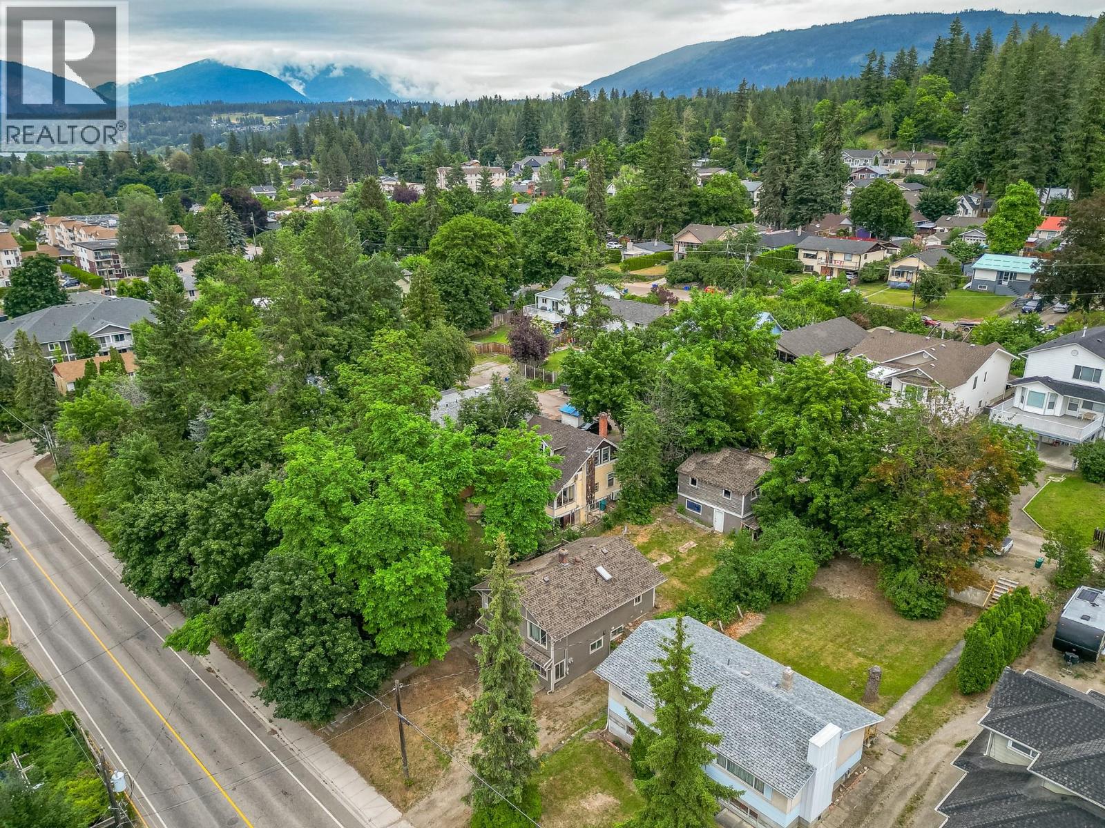 630 5 Street SE, Salmon Arm, British Columbia  V1E 4G2 - Photo 42 - 10393351