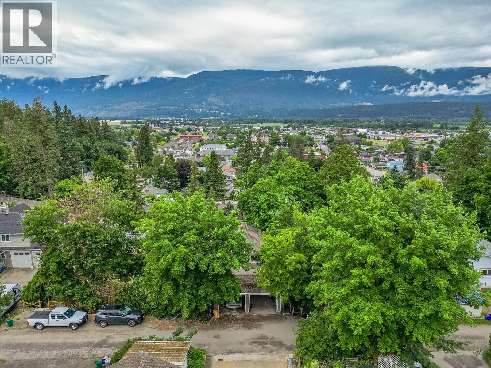 630 5 Street SE, Salmon Arm, British Columbia  V1E 4G2 - Photo 36 - 10393351