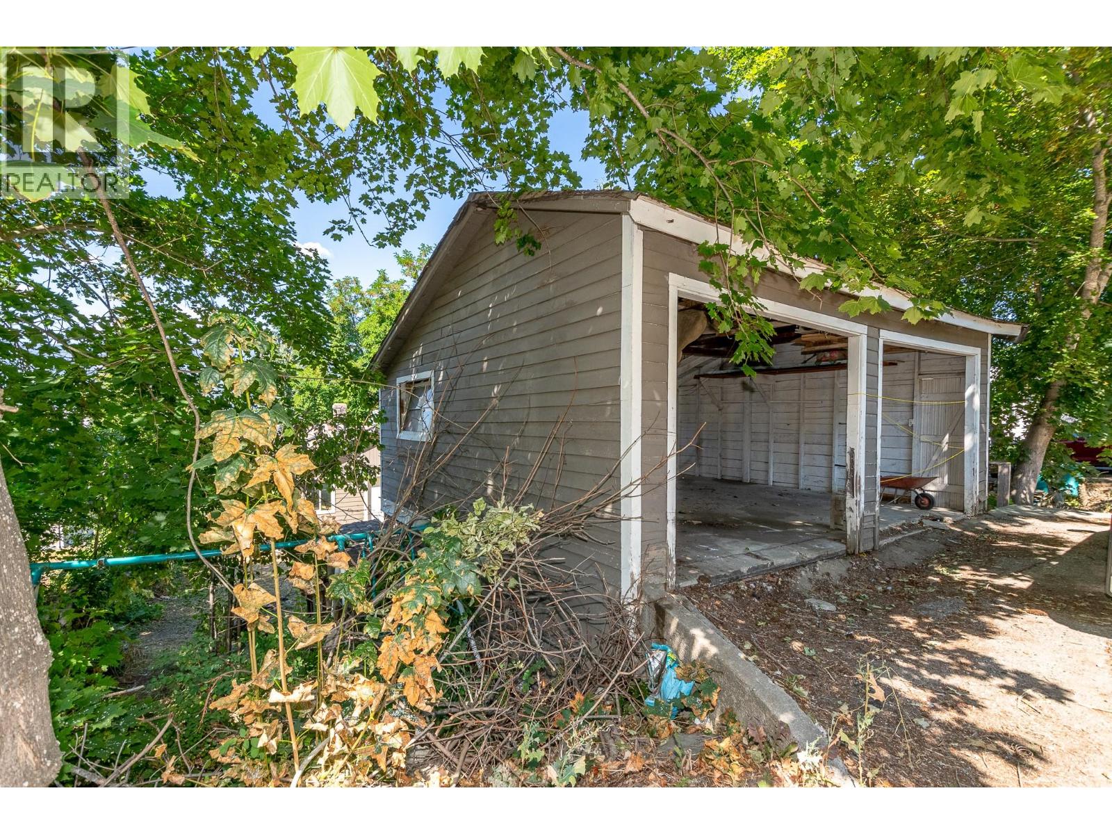 630 5 Street SE, Salmon Arm, British Columbia  V1E 4G2 - Photo 46 - 10393351