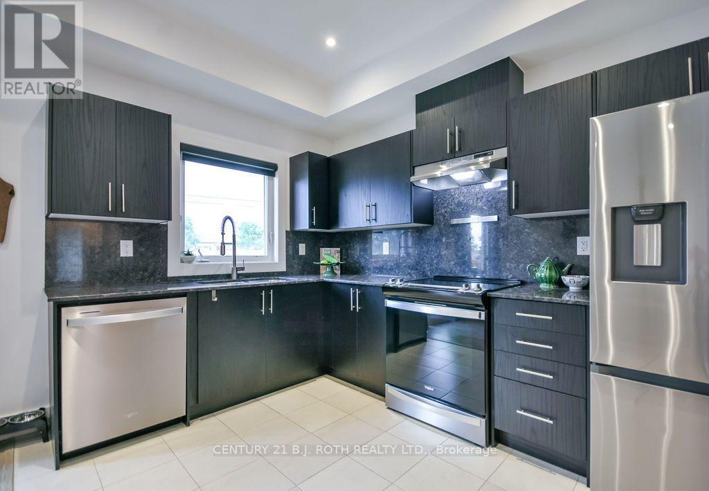 35 Pumpkin Corner Crescent, Barrie, Ontario  L9J 0T5 - Photo 12 - S13673944
