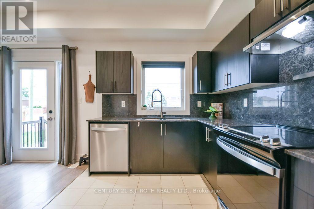35 Pumpkin Corner Crescent, Barrie, Ontario  L9J 0T5 - Photo 13 - S13673944