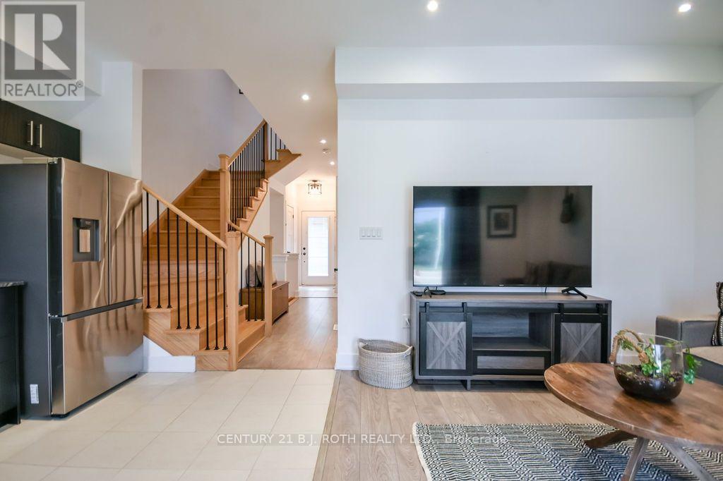 35 Pumpkin Corner Crescent, Barrie, Ontario  L9J 0T5 - Photo 19 - S13673944
