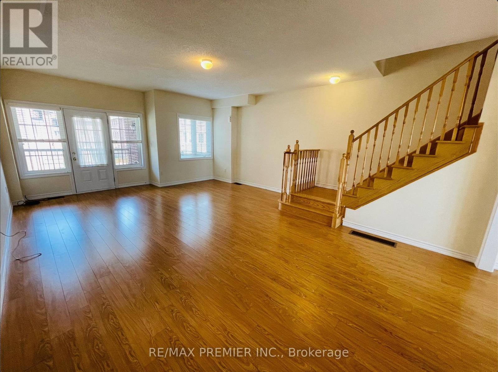 32 Shiff Crescent, Brampton, Ontario  L6Z 0H6 - Photo 4 - W13673892