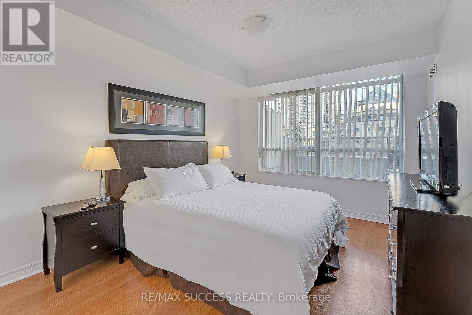 203 - 310 Burnhamthorpe Road W, Mississauga, Ontario  L5B 4P9 - Photo 10 - W13673898