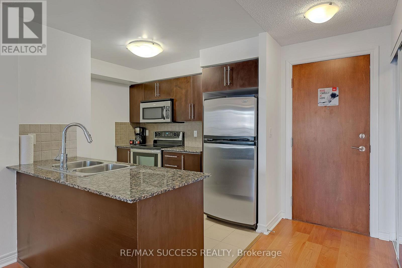 203 - 310 Burnhamthorpe Road W, Mississauga, Ontario  L5B 4P9 - Photo 17 - W13673898