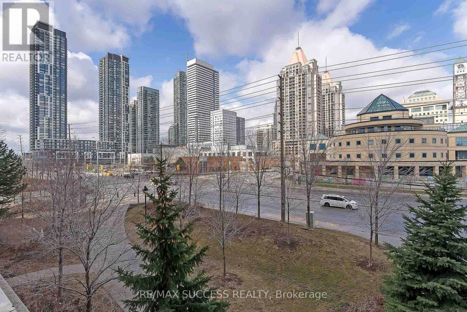 203 - 310 Burnhamthorpe Road W, Mississauga, Ontario  L5B 4P9 - Photo 2 - W13673898