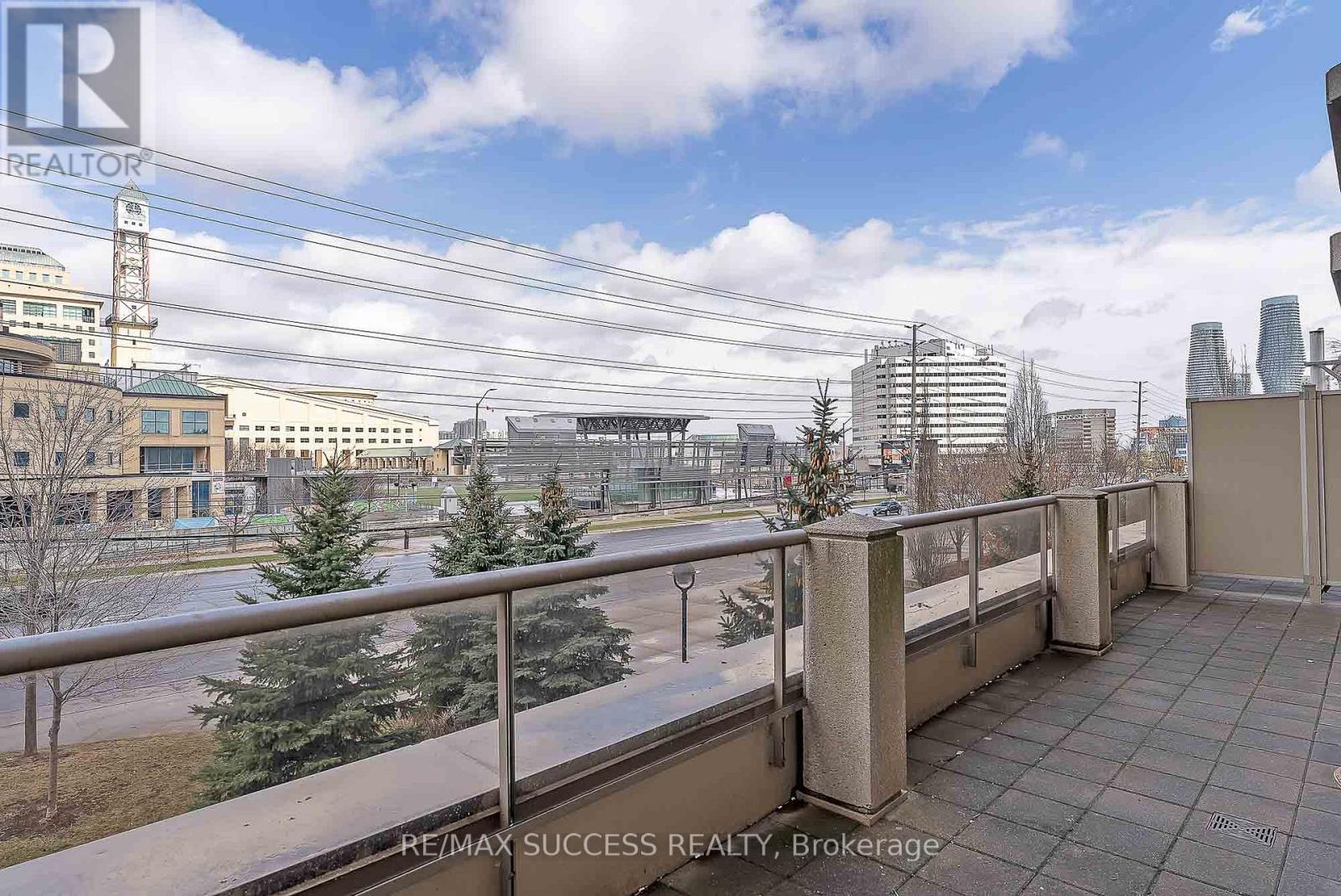 203 - 310 Burnhamthorpe Road W, Mississauga, Ontario  L5B 4P9 - Photo 3 - W13673898