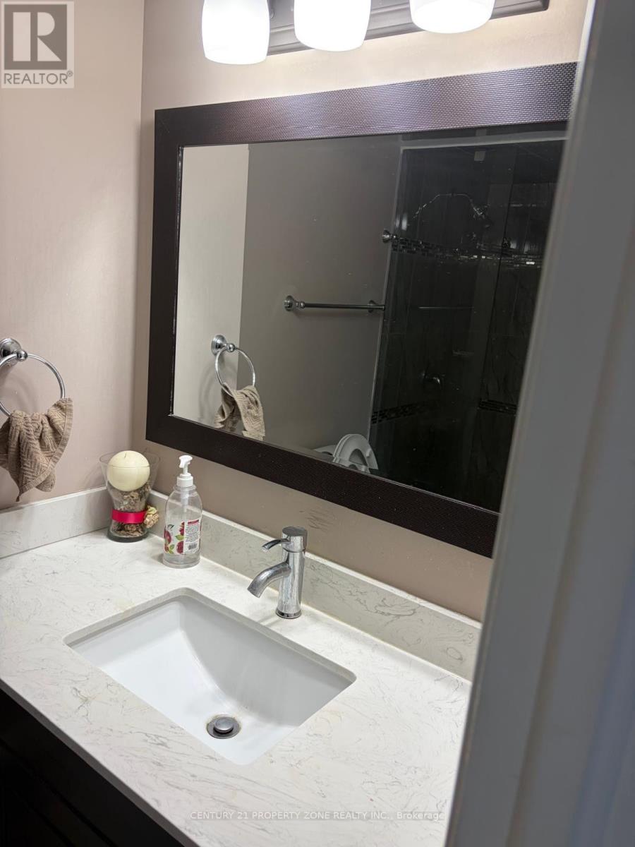 1 Deancrest Crescent, Brampton, Ontario  L7A 0W1 - Photo 9 - W13673914