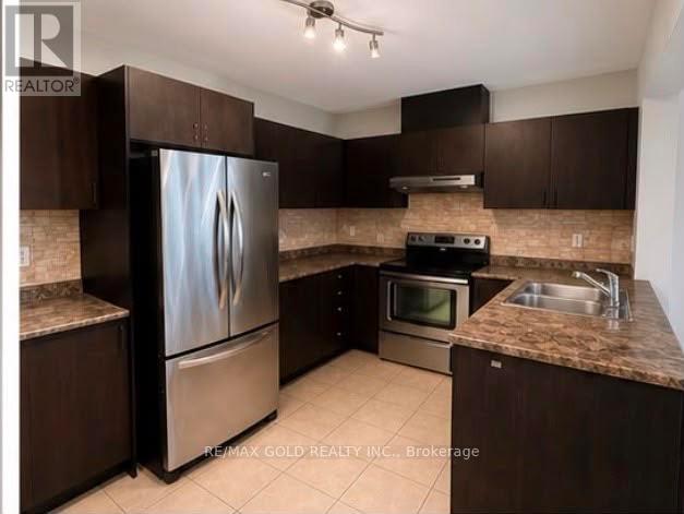 765 Millworks Crescent, Mississauga, Ontario  L5V 0B9 - Photo 3 - W13673928