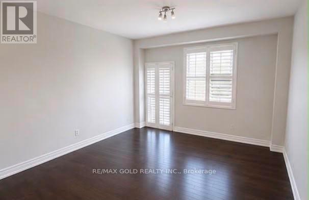765 Millworks Crescent, Mississauga, Ontario  L5V 0B9 - Photo 4 - W13673928