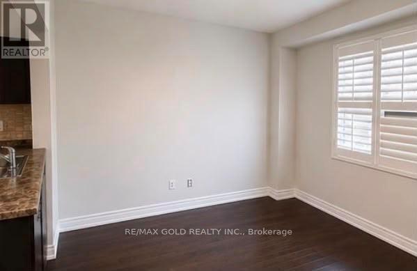 765 Millworks Crescent, Mississauga, Ontario  L5V 0B9 - Photo 5 - W13673928