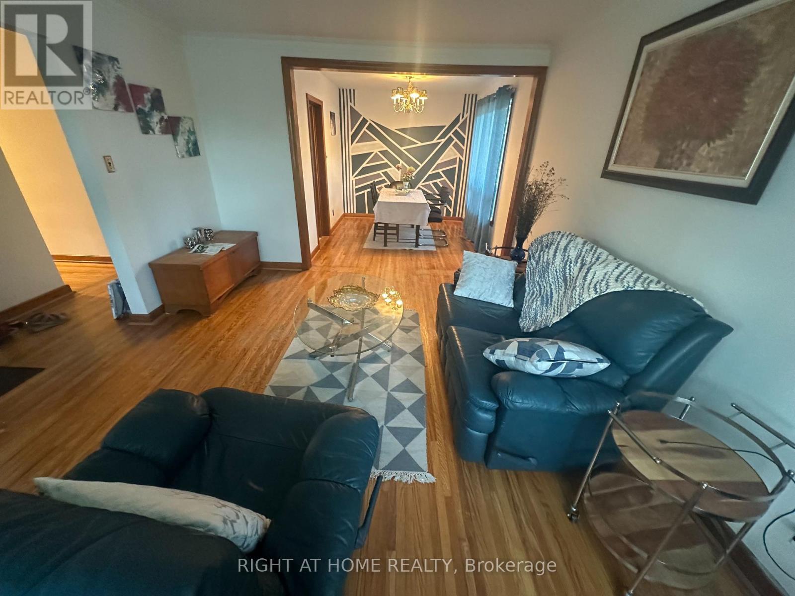 309 Queen Mary Drive, Oakville, Ontario  L6K 3L5 - Photo 4 - W13673942