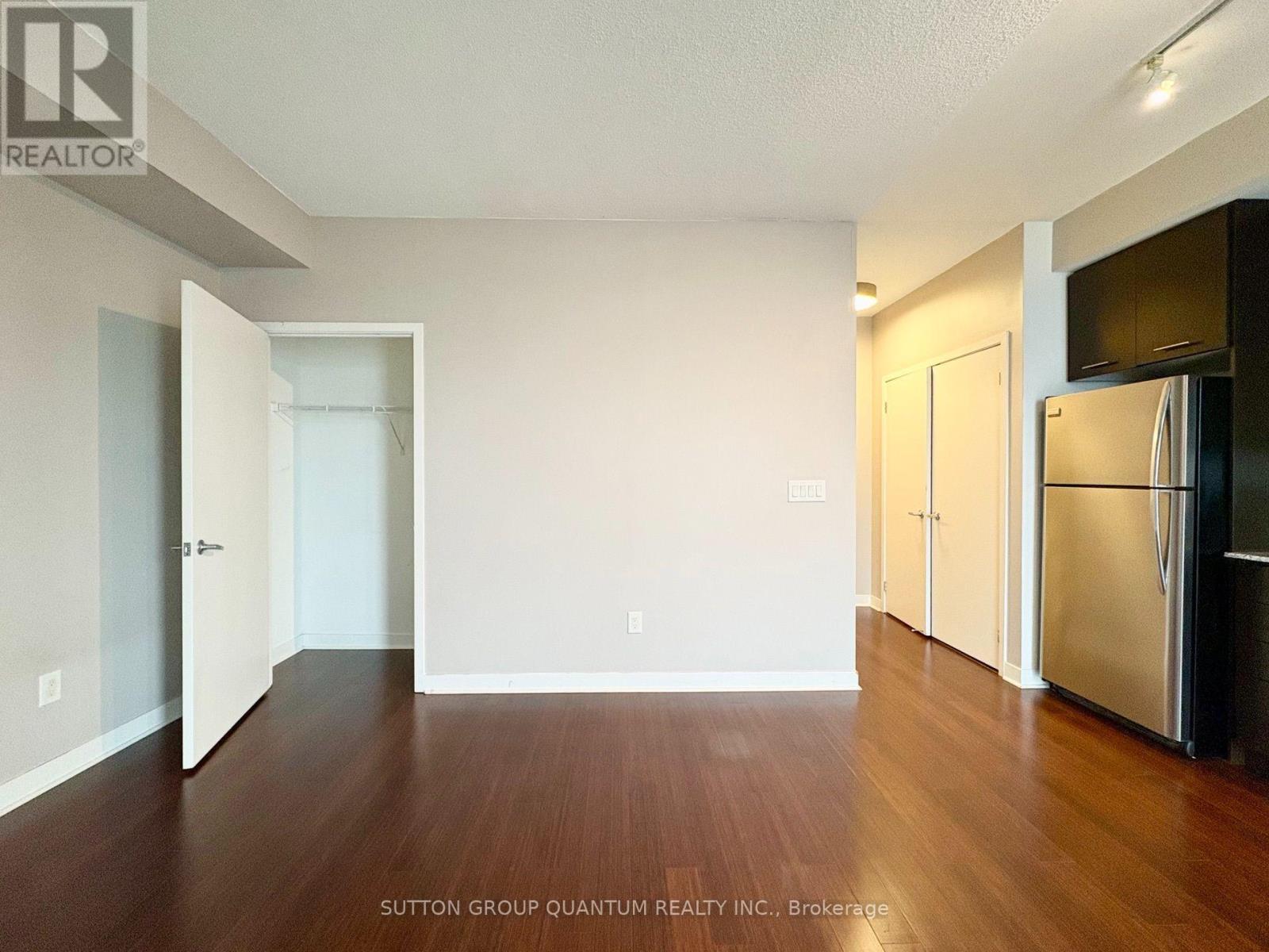 2501 - 360 Square One Drive, Mississauga, Ontario  L5B 0G7 - Photo 2 - W13673960