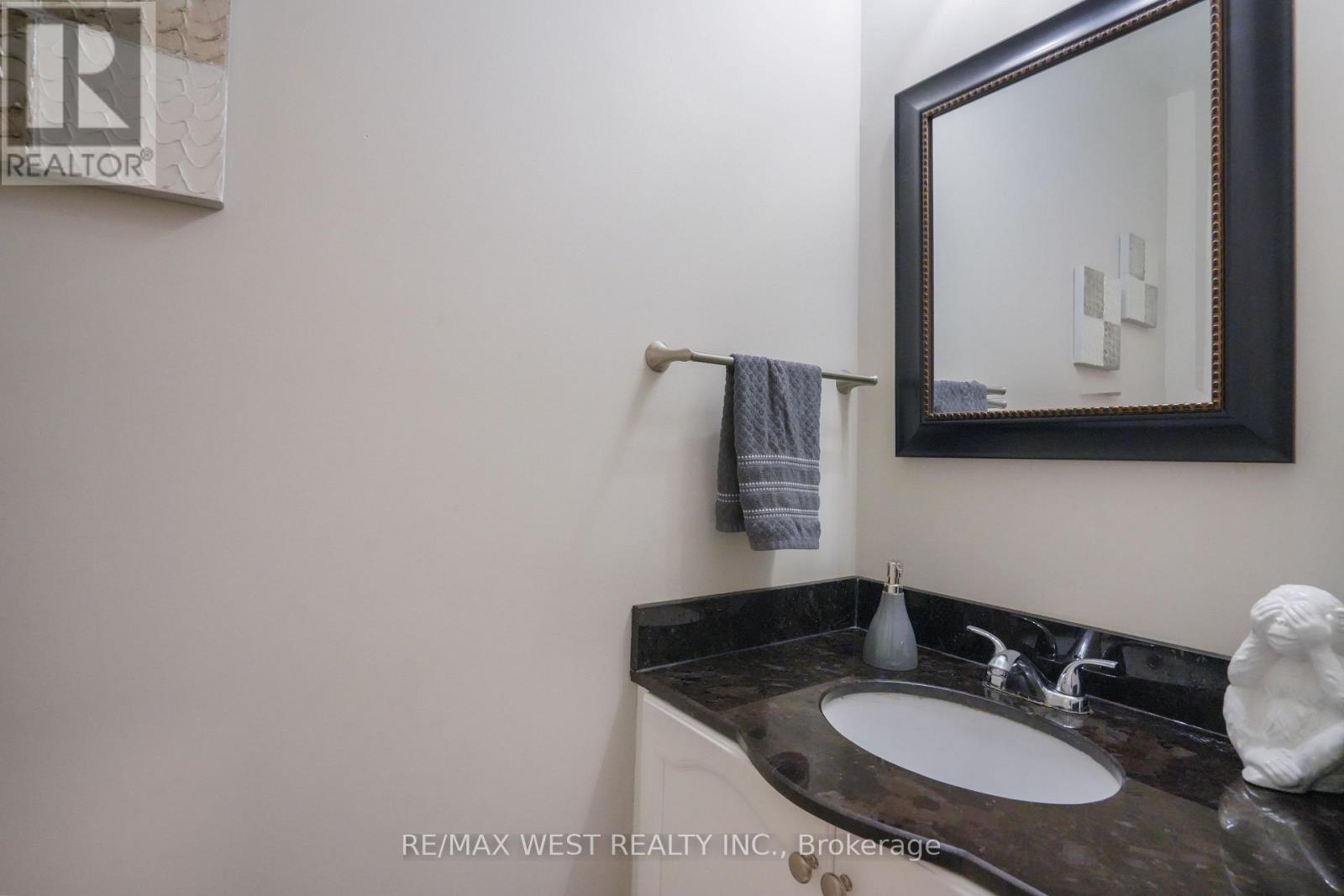 8 Jensen Court, Vaughan, Ontario  L6A 2T6 - Photo 19 - N13673904