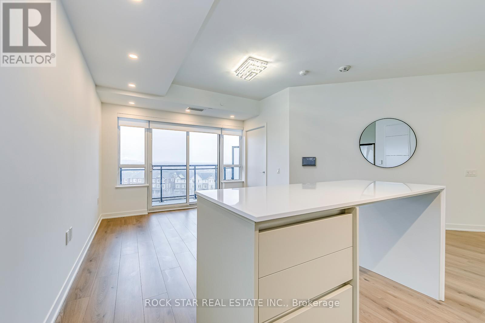 601 - 395 Dundas Street W, Oakville, Ontario L6M 5R8 - Photo 9 - W13225770