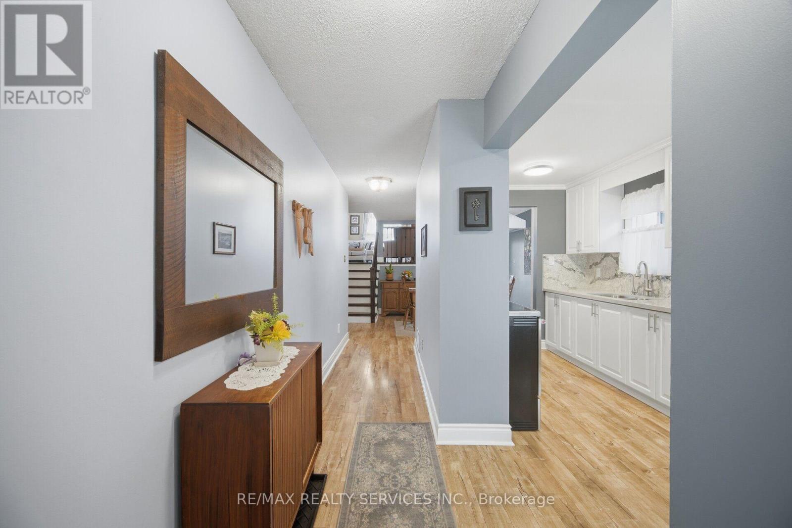152 Weybridge Trail, Brampton, Ontario L6V 3W2 - Photo 6 - W13672670